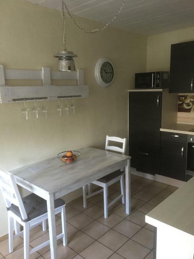 Апартаменты Kleine Auszeit Нойнкирхен Экстерьер фото